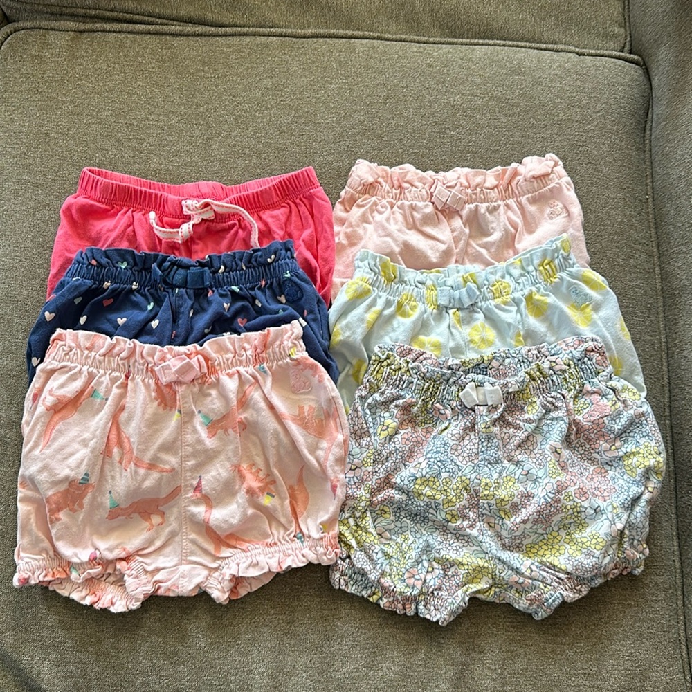 Lot of six Gap 12-18m bubble shorts in GUC